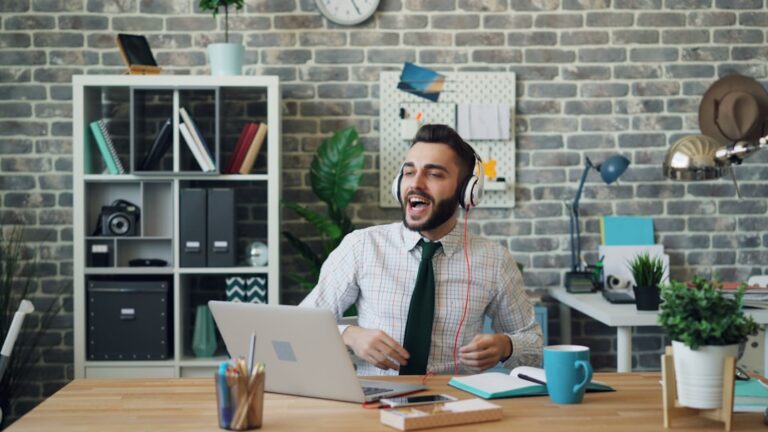 The Ultimate Guide to Finding the Right Virtual Assistant for You